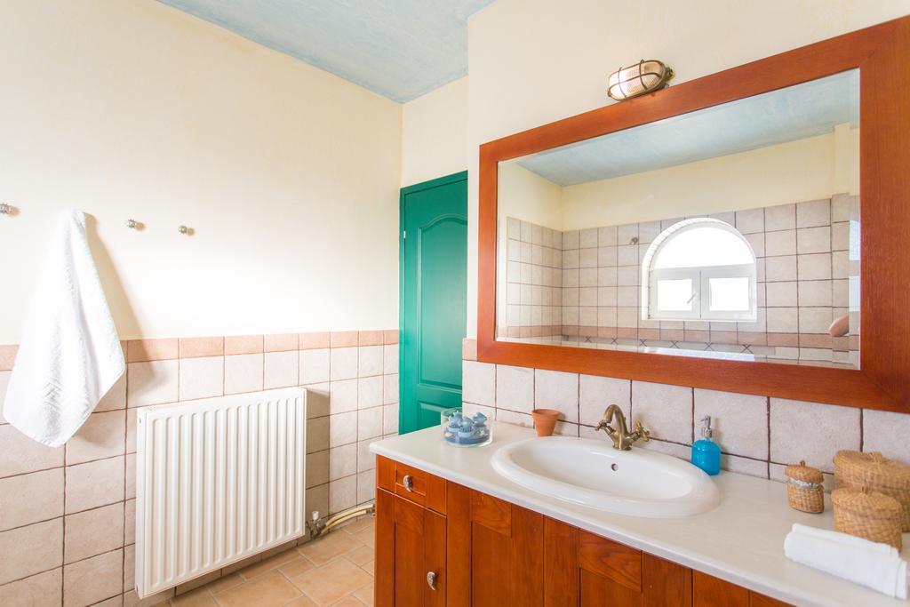 Marathon Beachside Villa 100M From The Beach シニアス エクステリア 写真